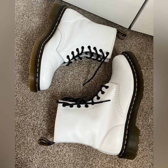 Dr. Martens White 1460 Smooth Leather Lace Up Combat Boots Women’s 10 - Picture 3 of 5